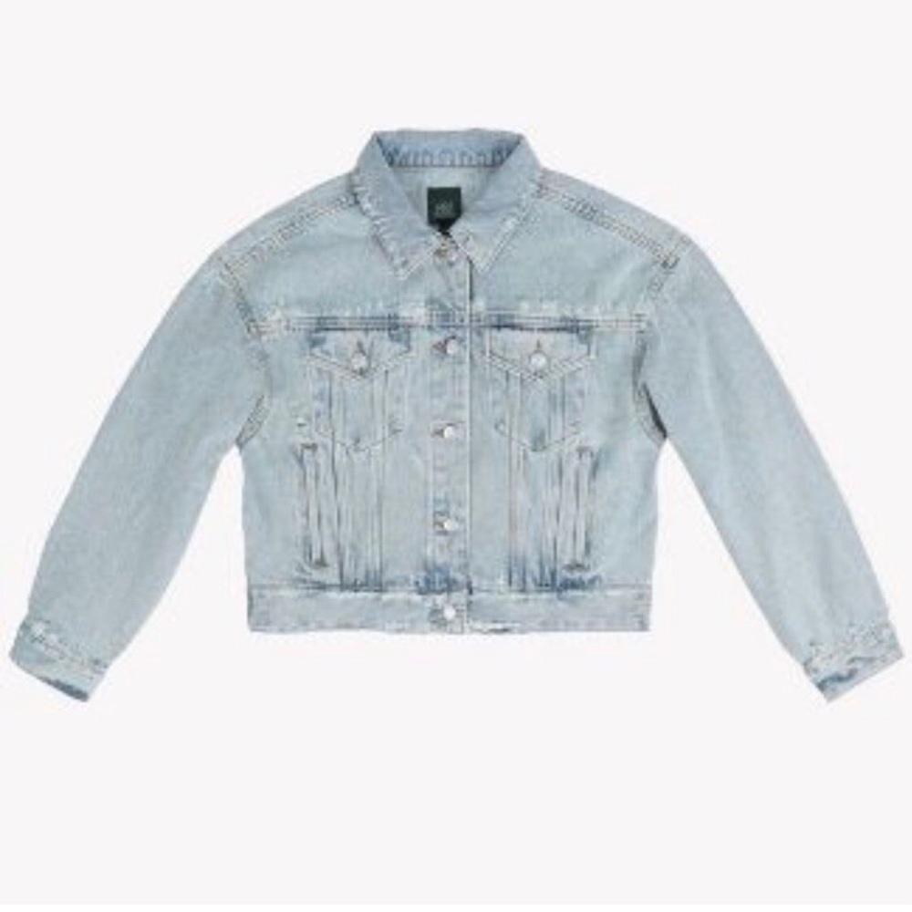 Womens cropped Denim Tucker Jacket- Wild Fable Light Blue M